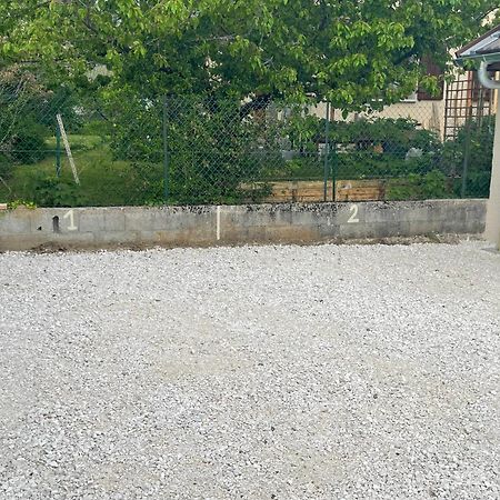 La Ravoire Jardin Prive 2 Bed & Breakfast エクステリア 写真