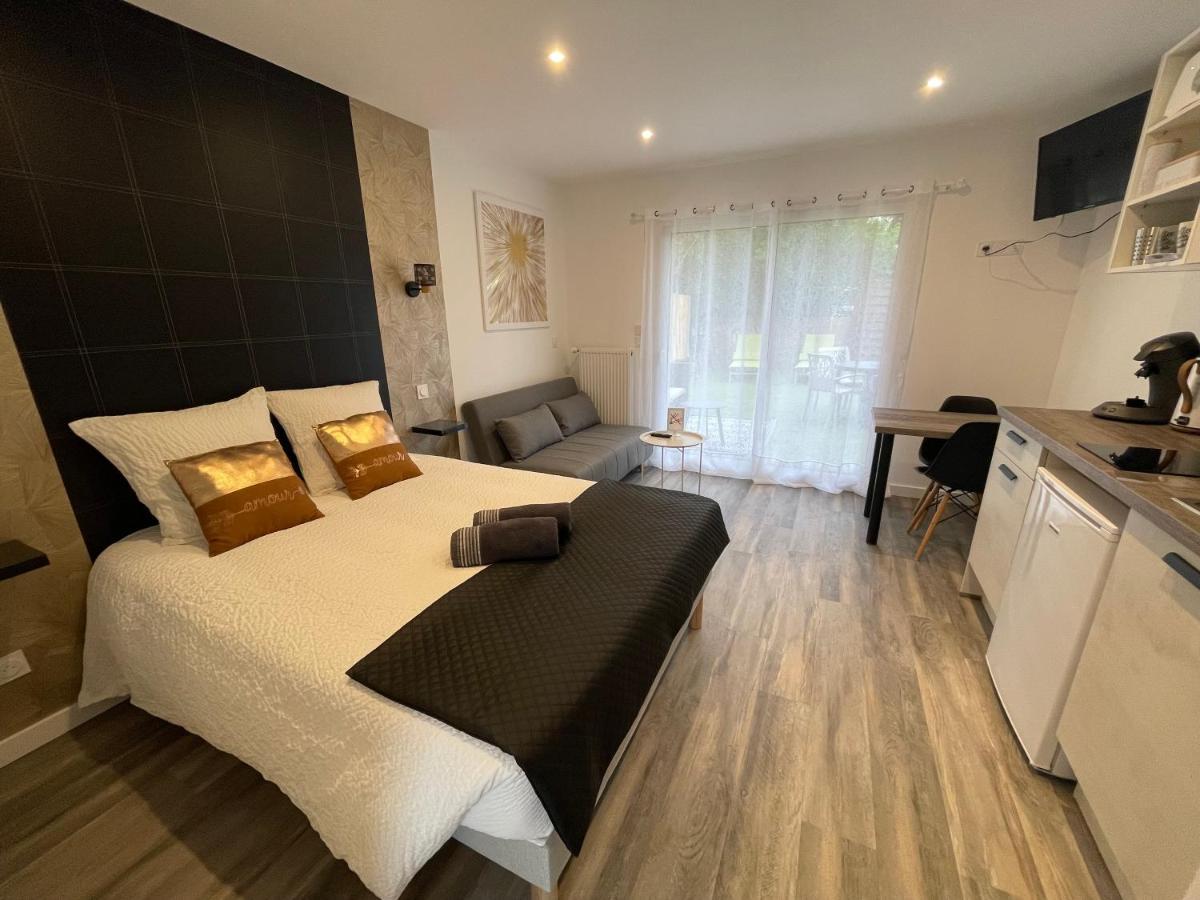 La Ravoire Jardin Prive 2 Bed & Breakfast エクステリア 写真
